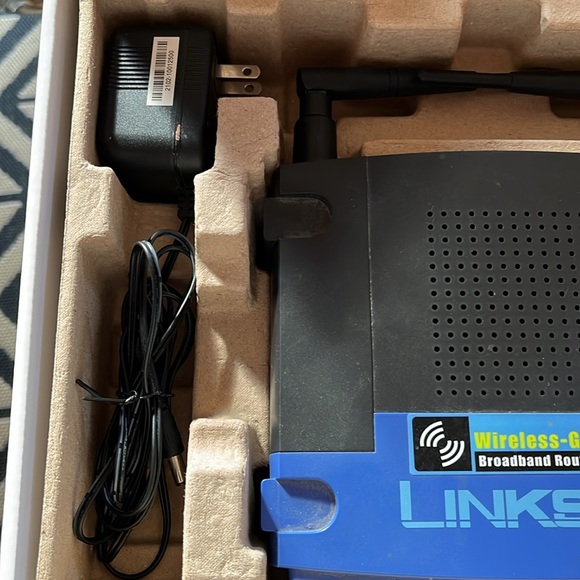 Linksys Wireless-G Broadband Router - Picture 4 of 14